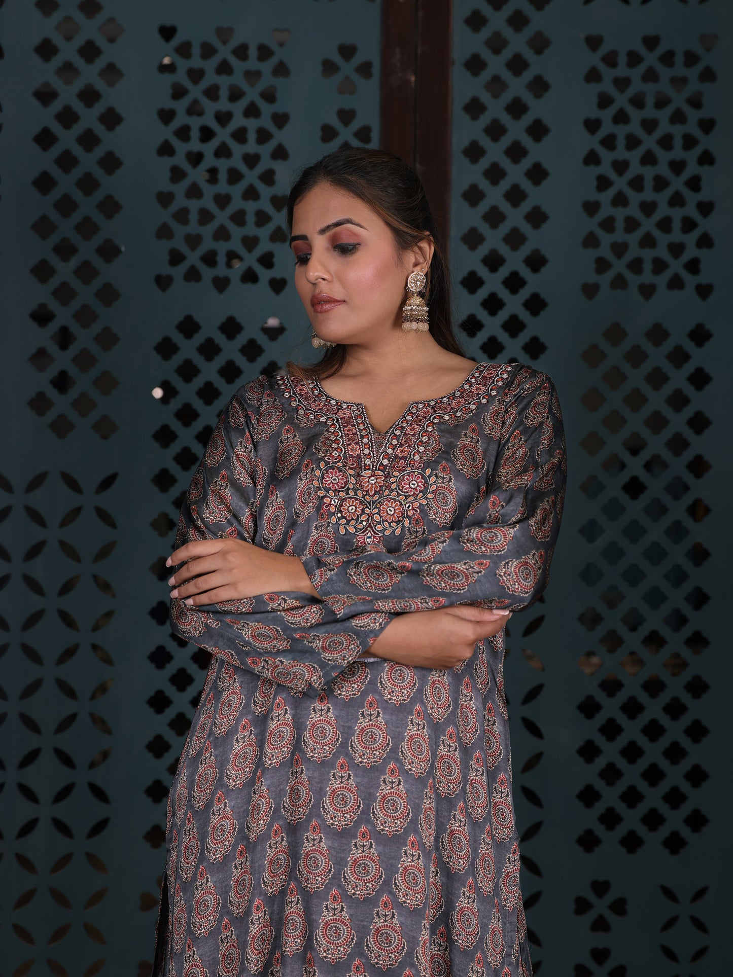 Grey Ethnic Printed Kurta Set With Mirror Work Neckline