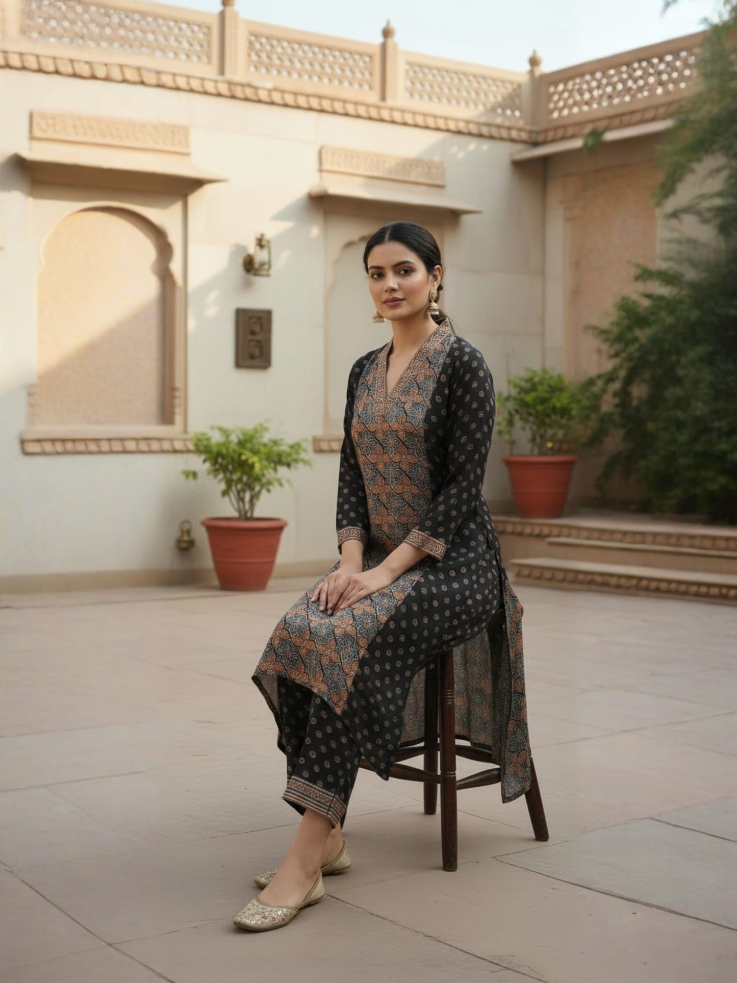 Black & Beige Ethnic Printed Kurta Set