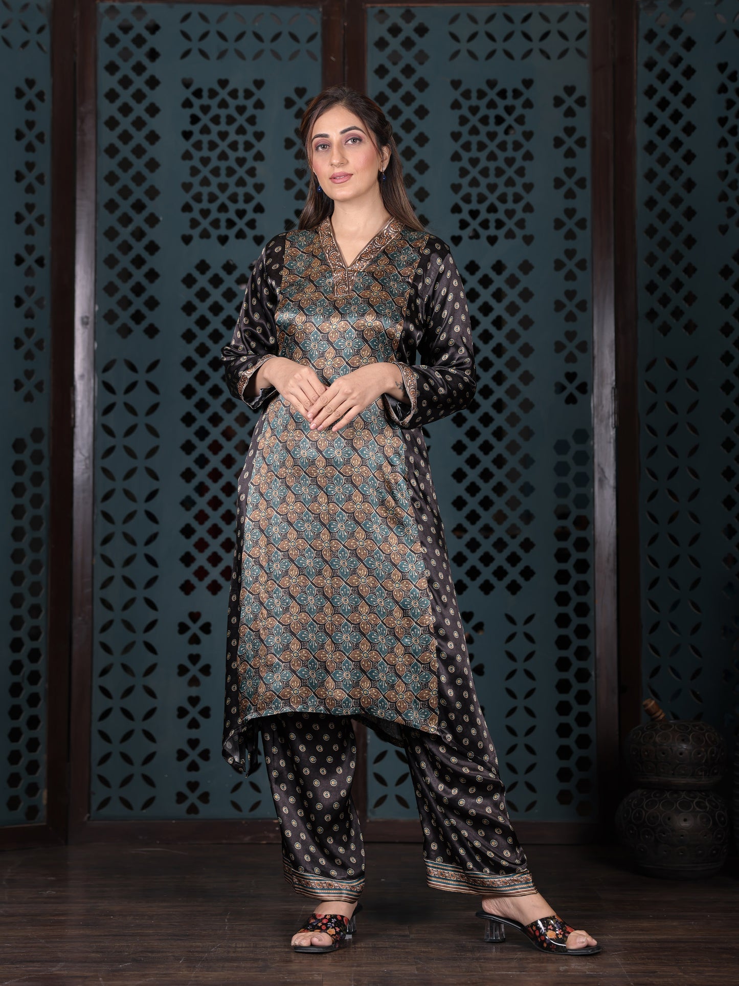 Black & Beige Ethnic Printed Kurta Set