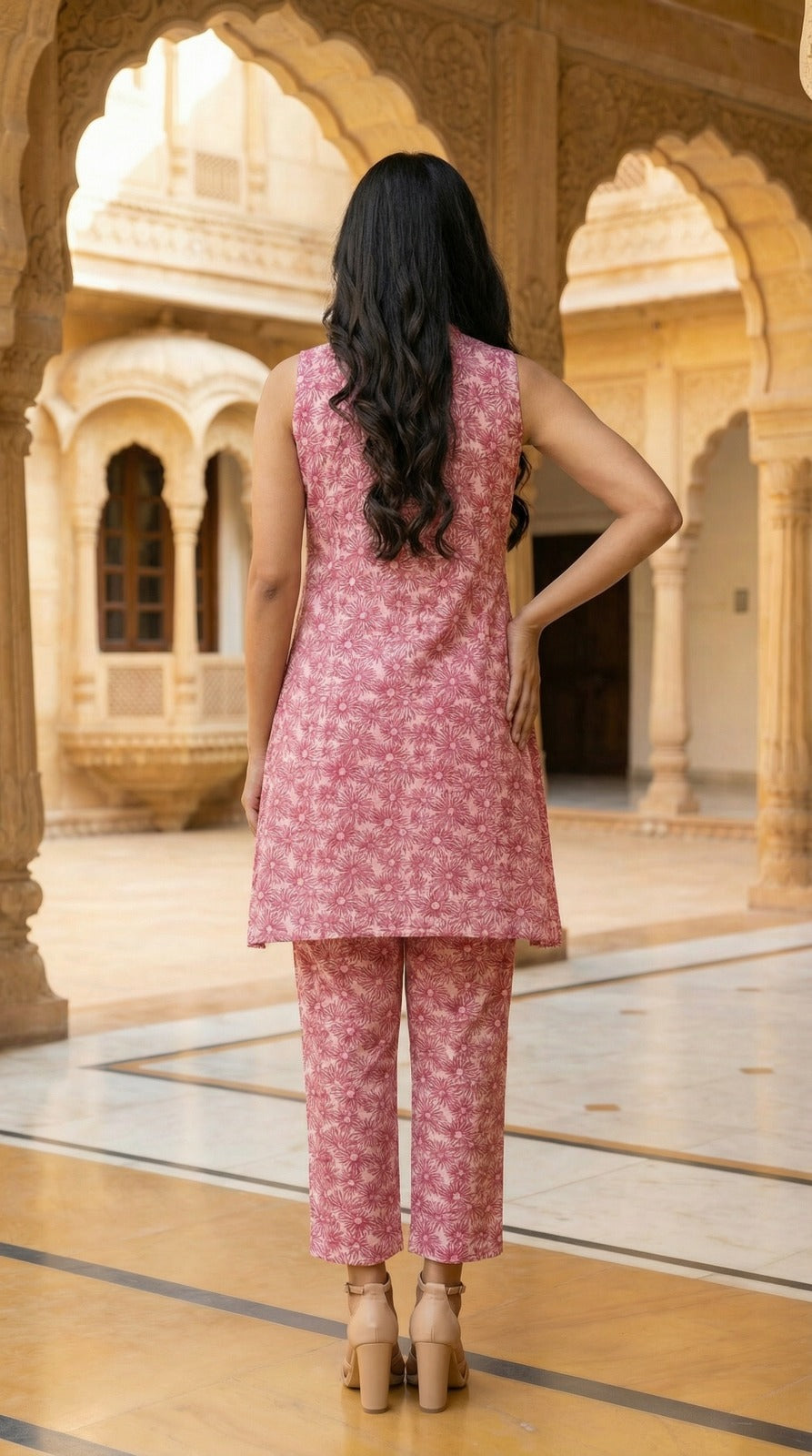 Sleeveless Printed Kurti Set