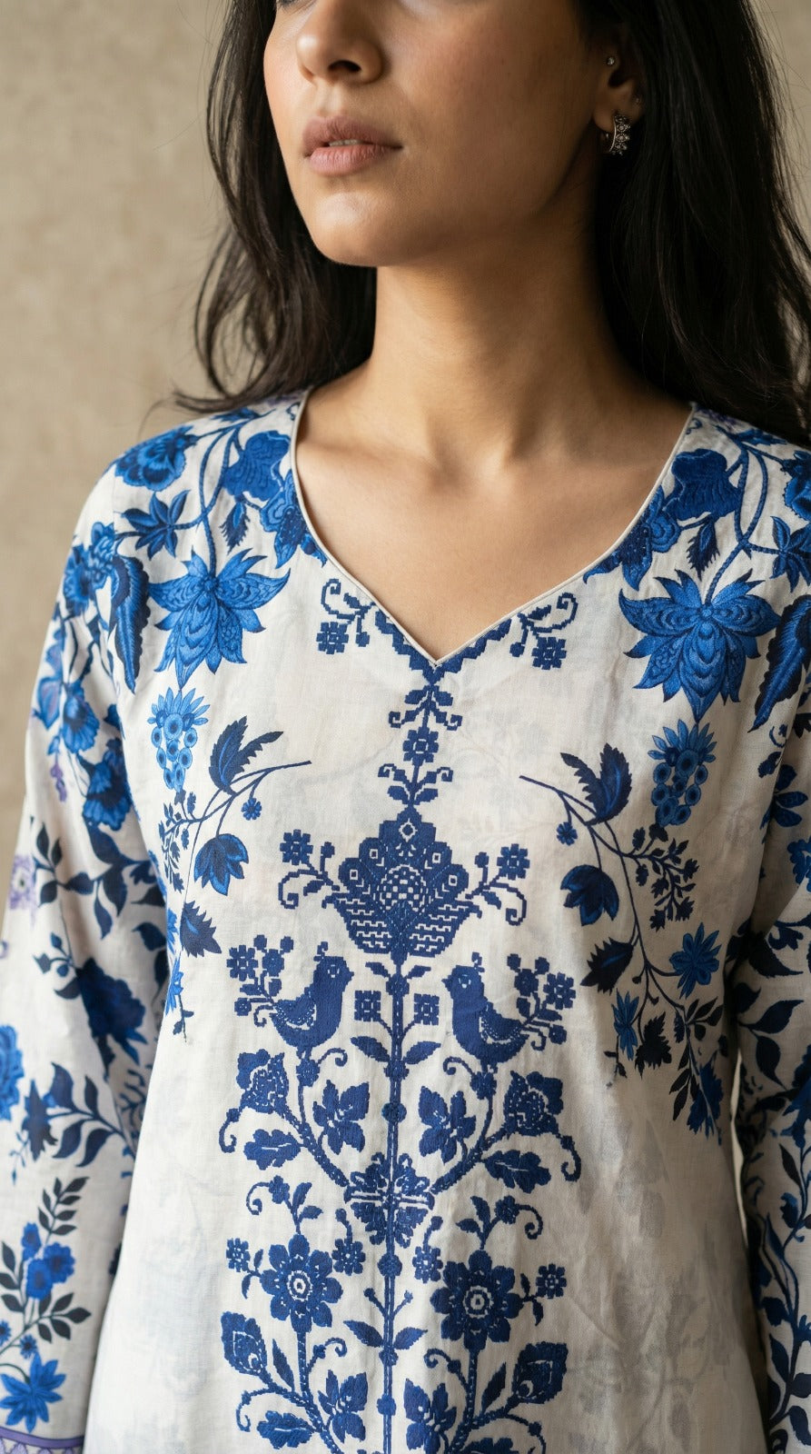 Off-White & Blue Floral Print Kurta Set with Chiffon Dupatta