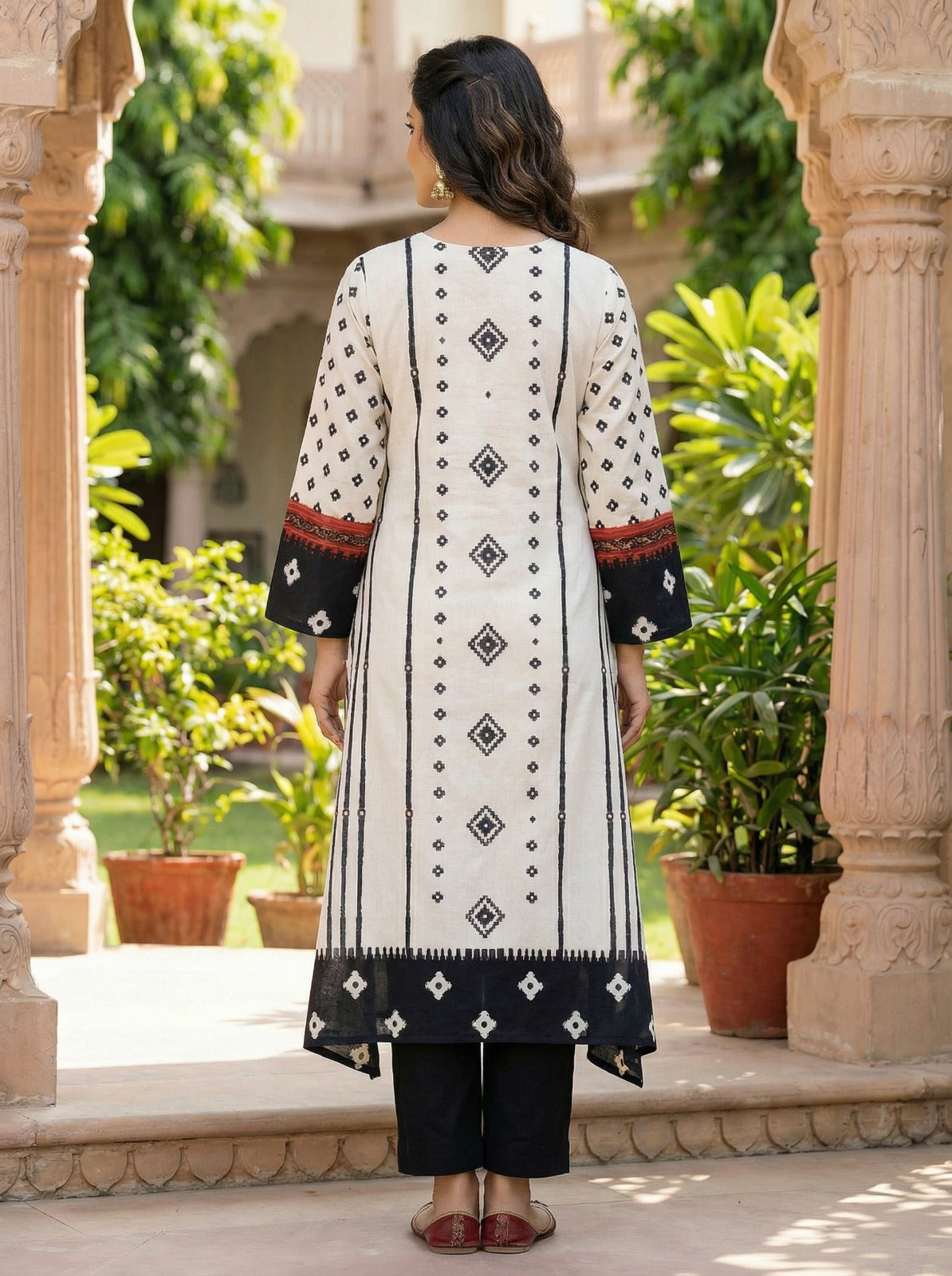 Ethnic Print Mirror Yoke Kurta Set